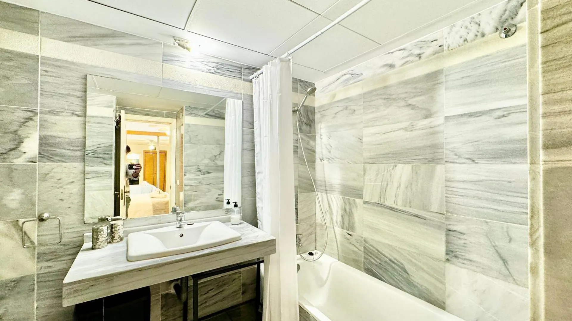 City Center Studio By Eaw Homes Marbella
